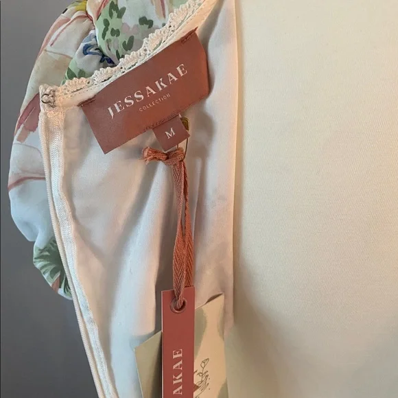 Jessakae NWT dreamer dress size medium. 35 inches long - Picture 10 of 14